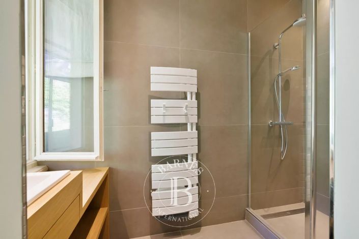 Image No.21-5 Bed House for sale