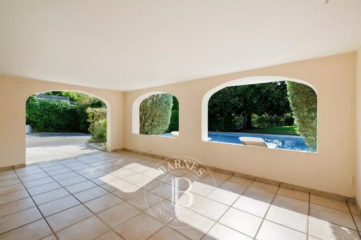 Image No.25-5 Bed House for sale