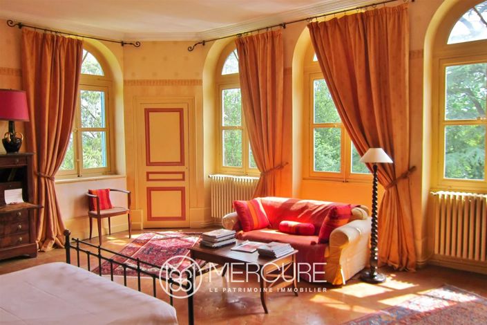 Image No.9-10 Bed Property for sale