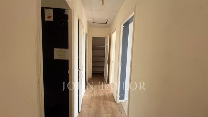 Image No.12-5 Bed House for sale