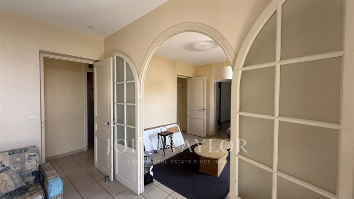 Image No.4-5 Bed House for sale