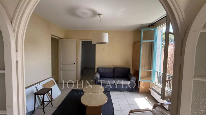 Image No.6-5 Bed House for sale