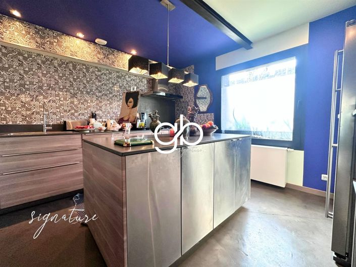 Image No.6-4 Bed House for sale