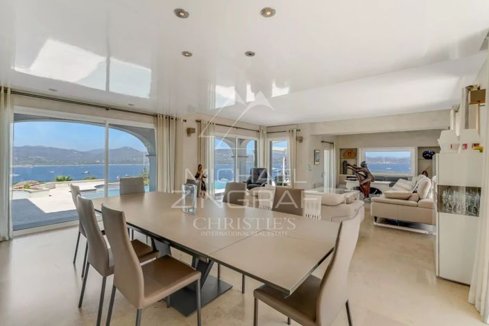 Image No.4-6 Bed House for sale