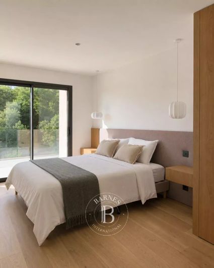 Image No.13-5 Bed House for sale