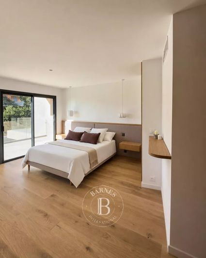 Image No.15-5 Bed House for sale