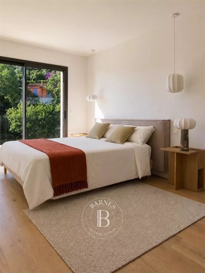 Image No.17-5 Bed House for sale