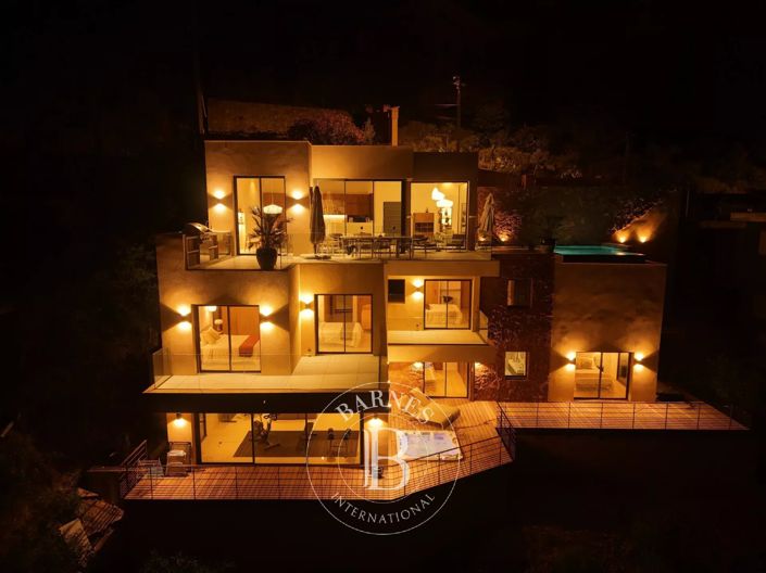 Image No.26-5 Bed House for sale