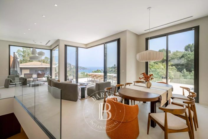 Image No.4-5 Bed House for sale