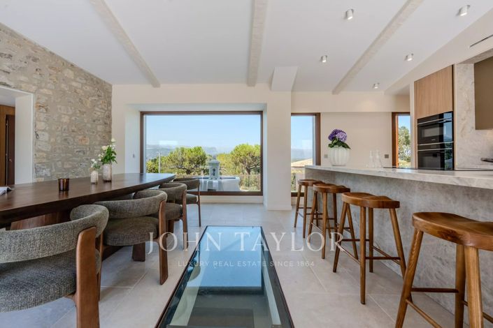 Image No.17-6 Bed House for sale