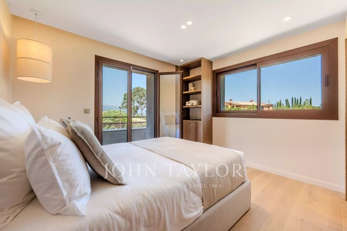 Image No.22-6 Bed House for sale
