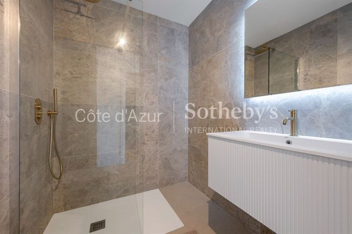 Image No.8-3 Bed Apartment for sale
