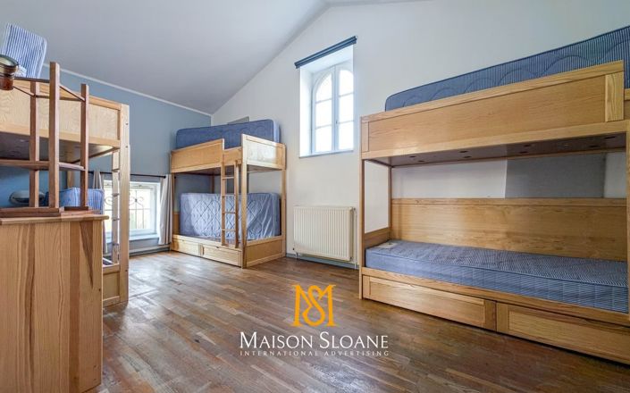 Image No.21-17 Bed Property for sale