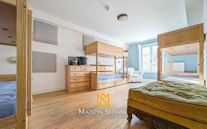 Image No.24-17 Bed Property for sale