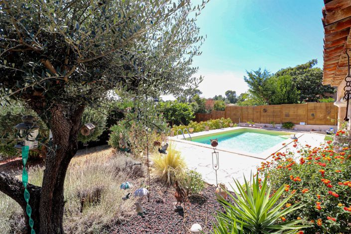 Image No.11-3 Bed House for sale
