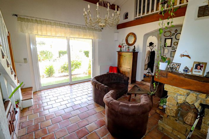 Image No.21-3 Bed House for sale
