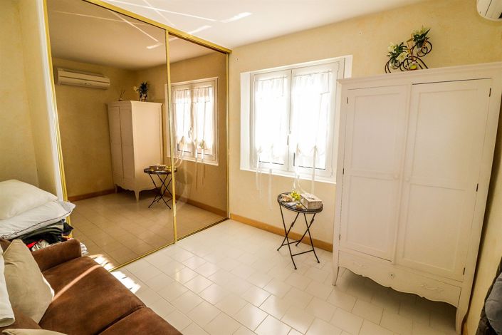 Image No.30-3 Bed House for sale