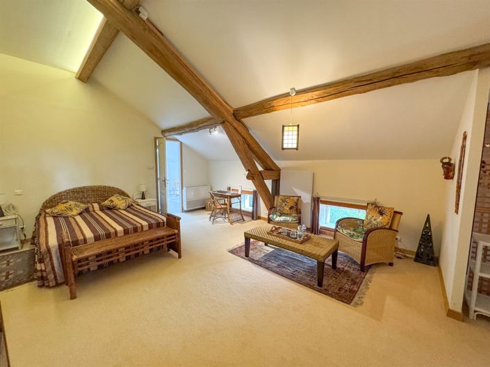Image No.17-12 Bed Property for sale