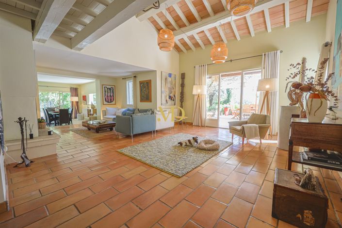Image No.10-4 Bed House for sale