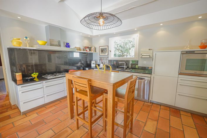 Image No.15-4 Bed House for sale