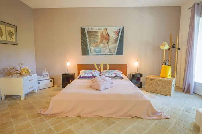 Image No.16-4 Bed House for sale