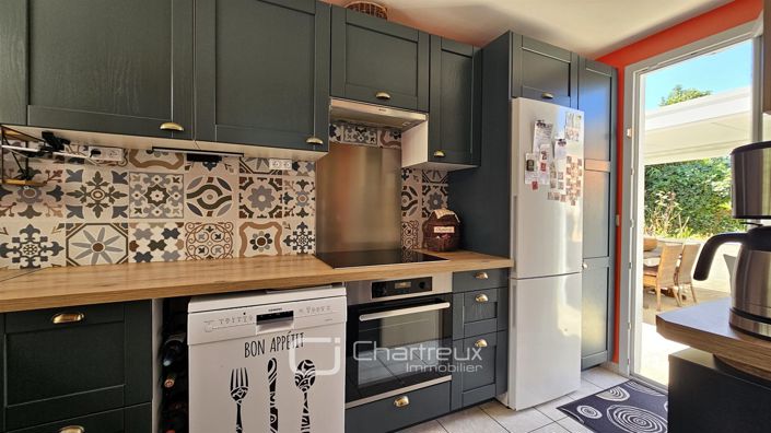 Image No.6-5 Bed House for sale