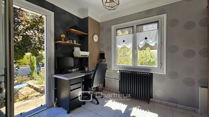 Image No.8-5 Bed House for sale