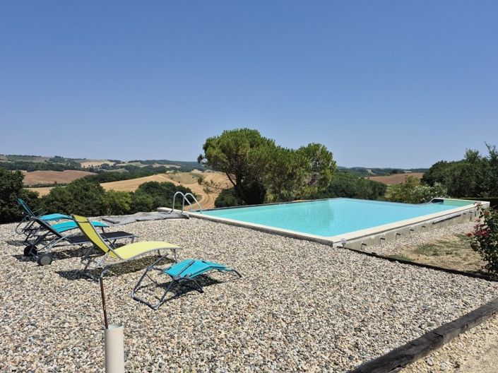 Image No.2-4 Bed House for sale