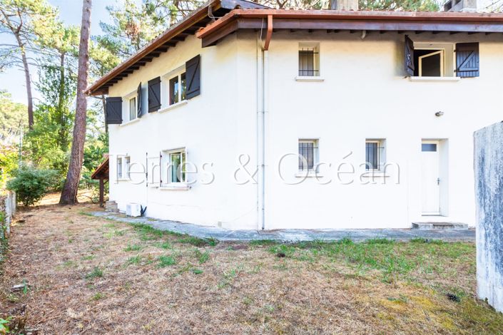 Image No.16-6 Bed House for sale