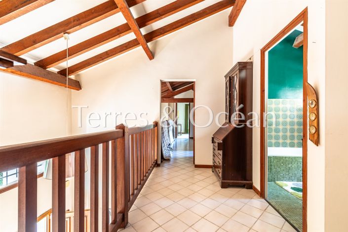 Image No.7-6 Bed House for sale