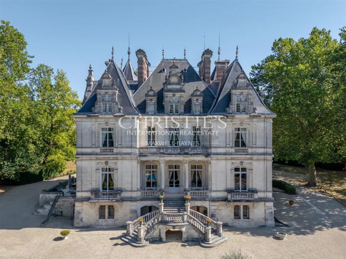 Image No.3-Propriété de 13 chambres à vendre à Cognac