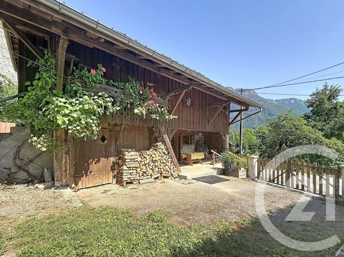 Image No.2-Maison de 4 chambres à vendre à Châtillon-sur-Cluses