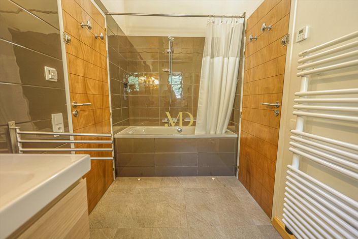 Image No.16-3 Bed House for sale