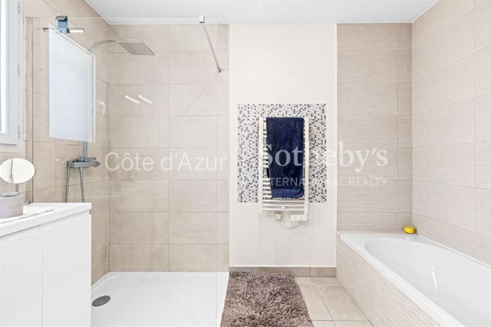 Image No.18-3 Bed House for sale