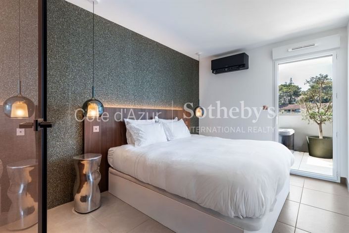 Image No.10-1 Bed Apartment for sale
