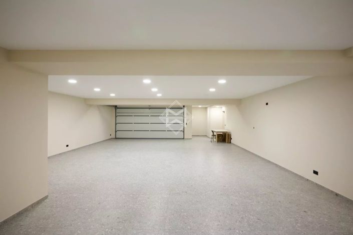 Image No.16-5 Bed House for sale