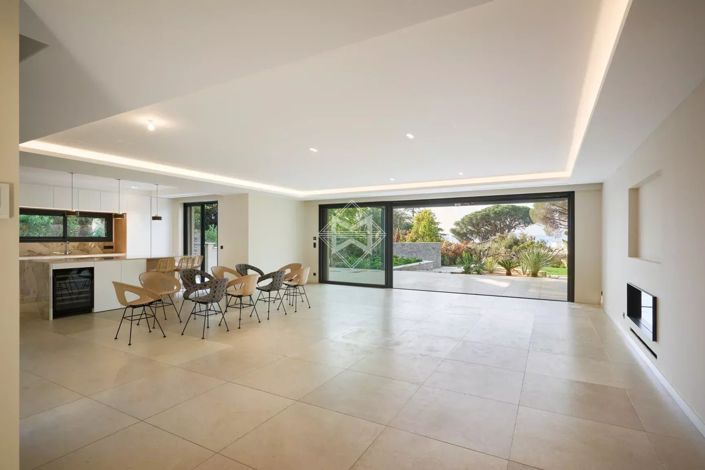 Image No.5-5 Bed House for sale