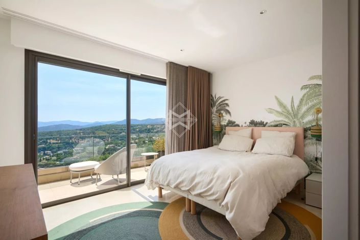 Image No.11-5 Bed House for sale
