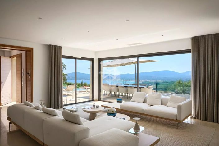 Image No.4-5 Bed House for sale