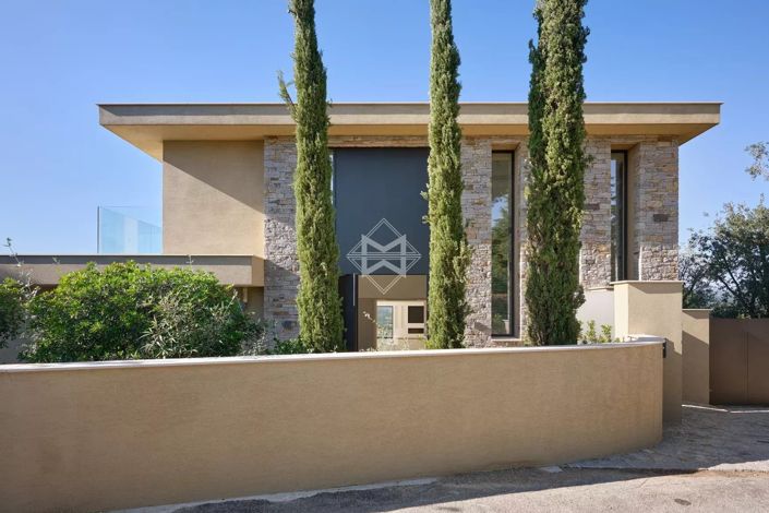 Image No.17-5 Bed House for sale