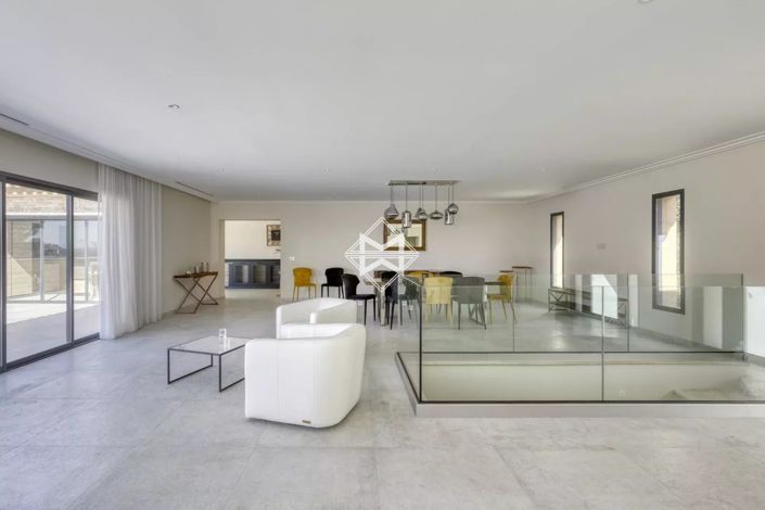 Image No.4-5 Bed House for sale