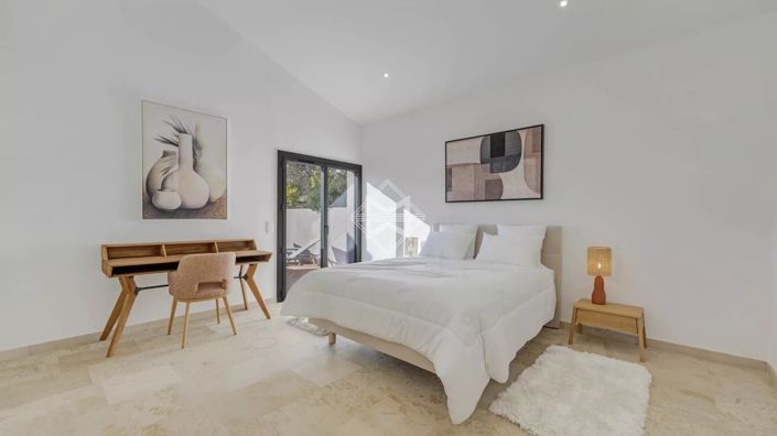 Image No.14-5 Bed House for sale