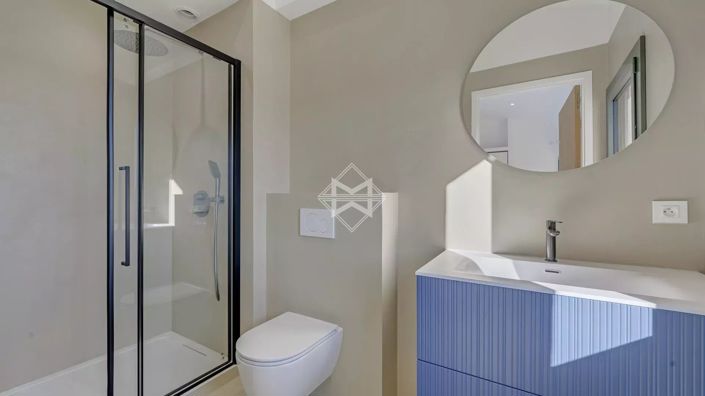 Image No.16-5 Bed House for sale