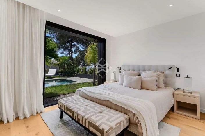 Image No.12-4 Bed House for sale