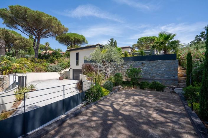 Image No.15-4 Bed House for sale