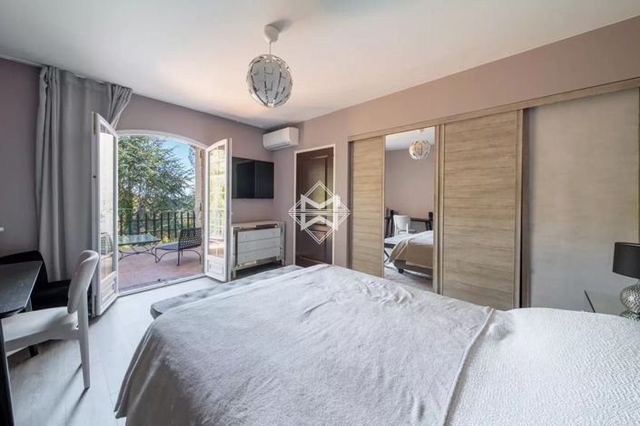 Image No.11-4 Bed House for sale