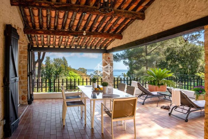 Image No.2-4 Bed House for sale