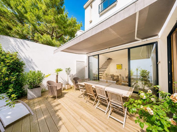 Image No.7-4 Bed Property for sale