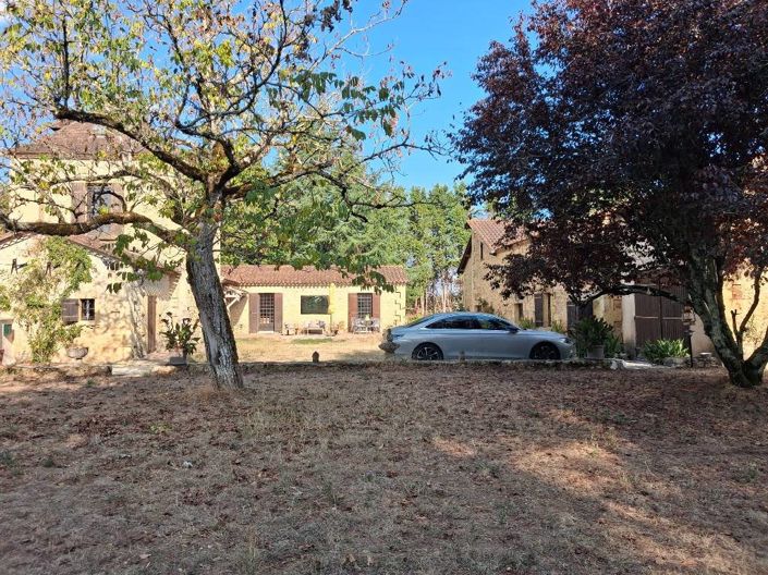 Image No.2-4 Bed House for sale