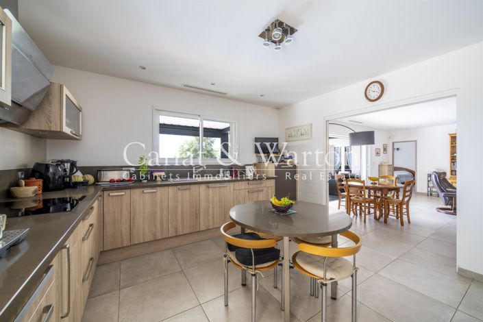 Image No.10-4 Bed House for sale